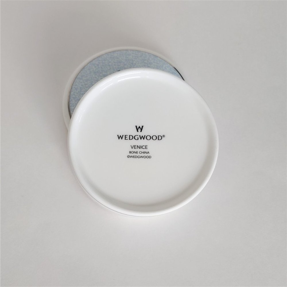 Wedgewood Venice Bone China Ring & Trinket Box - Picture 2 of 7